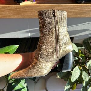 Jeffrey Campbell gold boots size 9 sexy hippe boots.  D